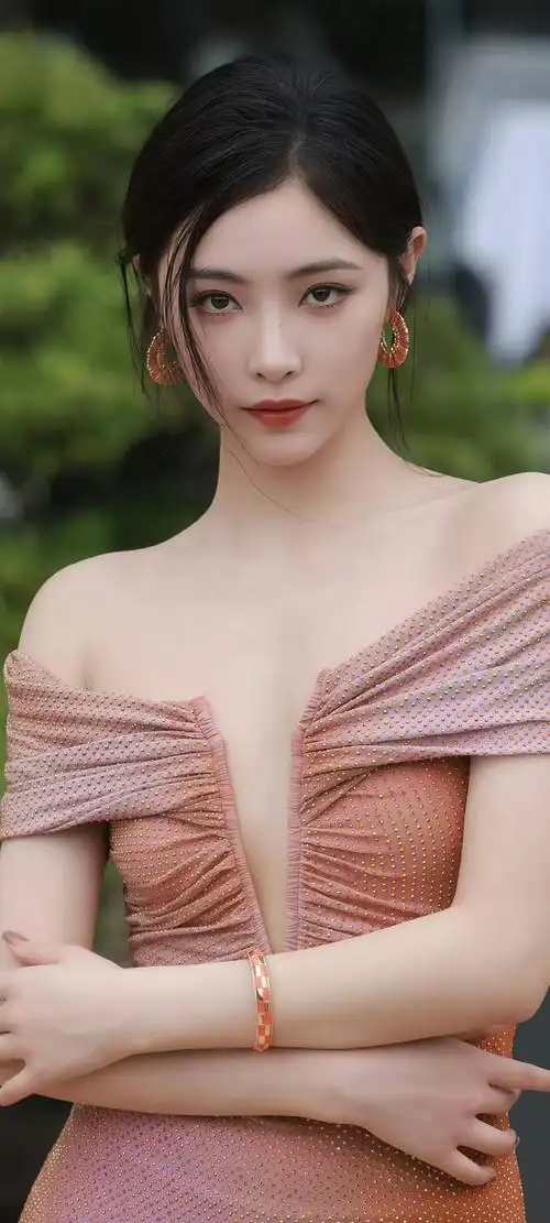 里番动漫赛博朋克色彩美学